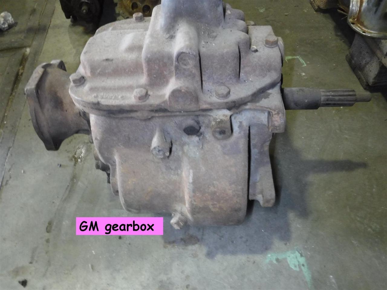 1900 several parts gearboxes