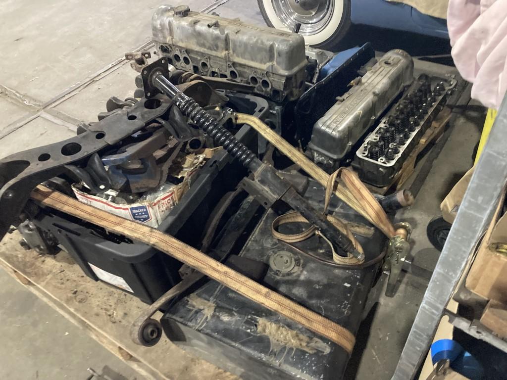 1900 Datsun parts Engine and gearbox