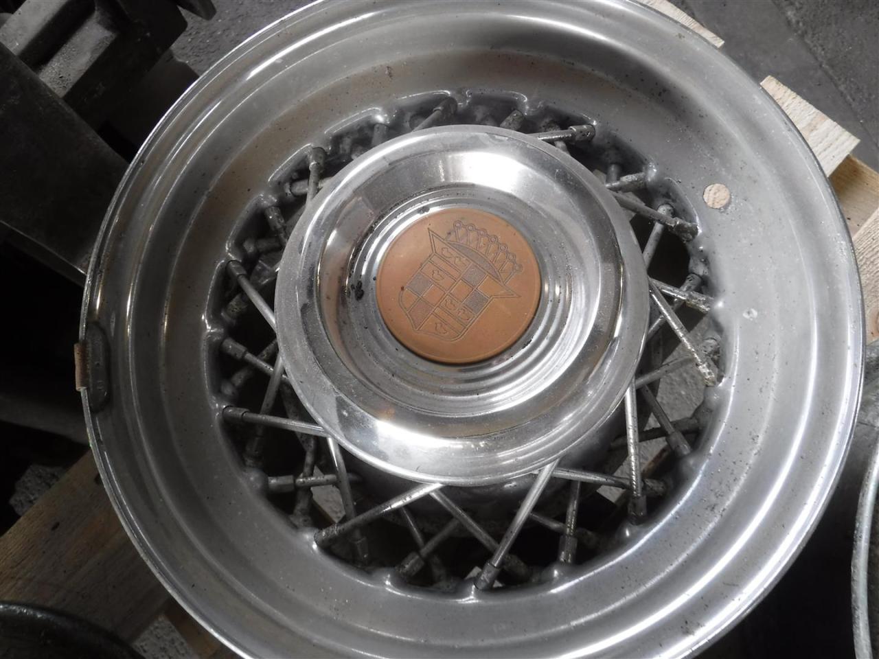 1900 Cadillac wheels