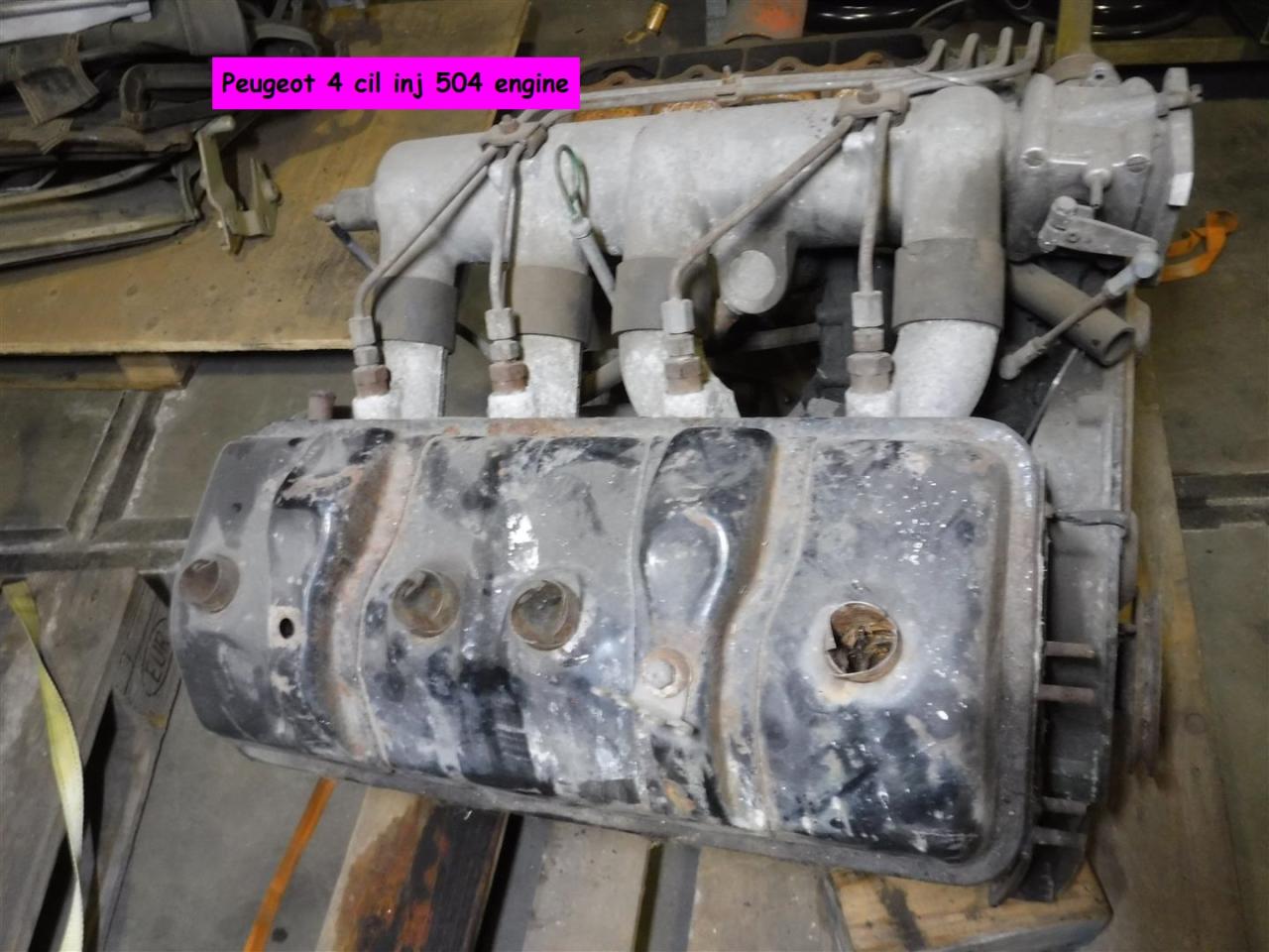 1900 Peugeot 504 engine