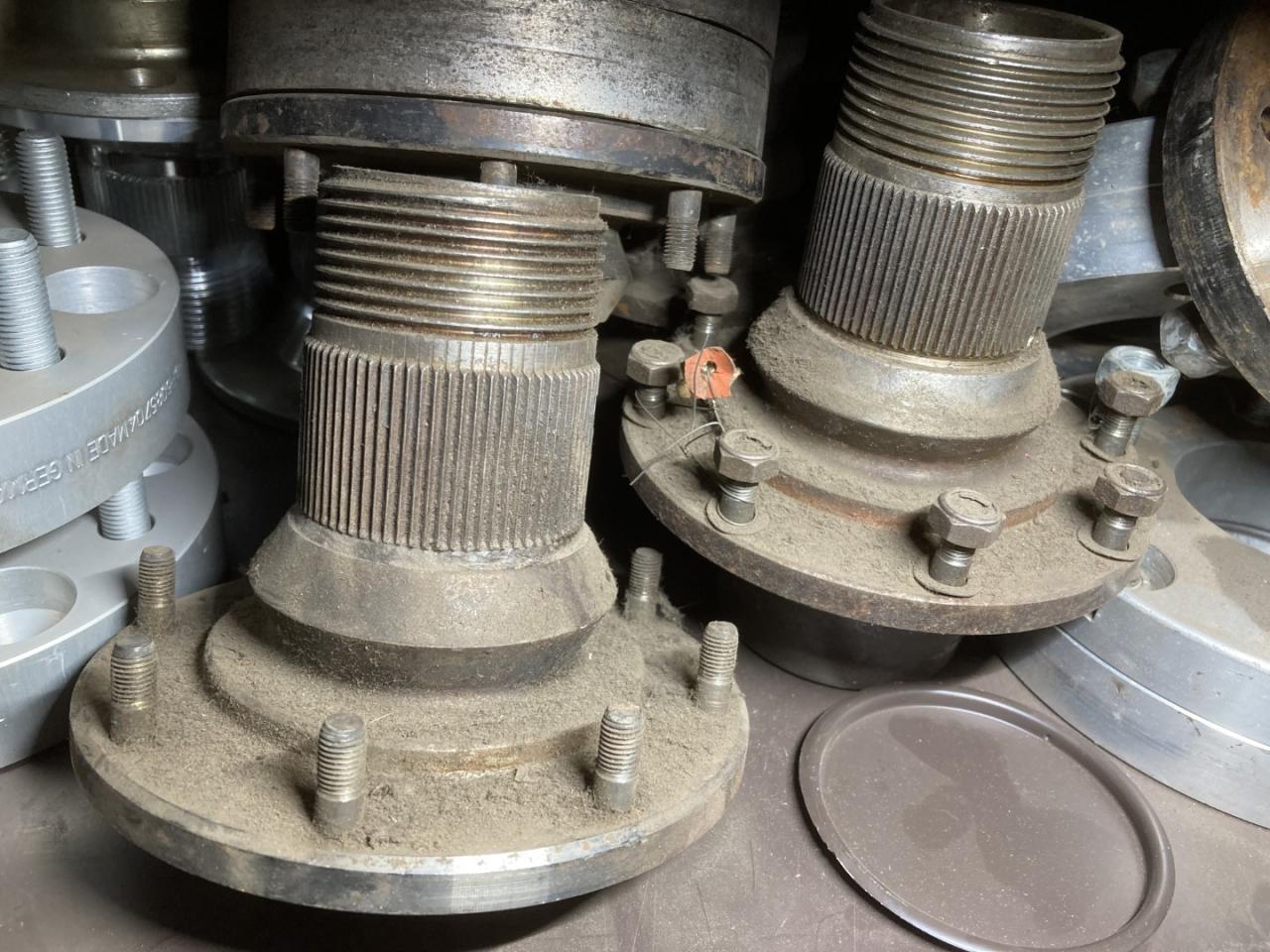 1950 Borrani Spinners / hubs