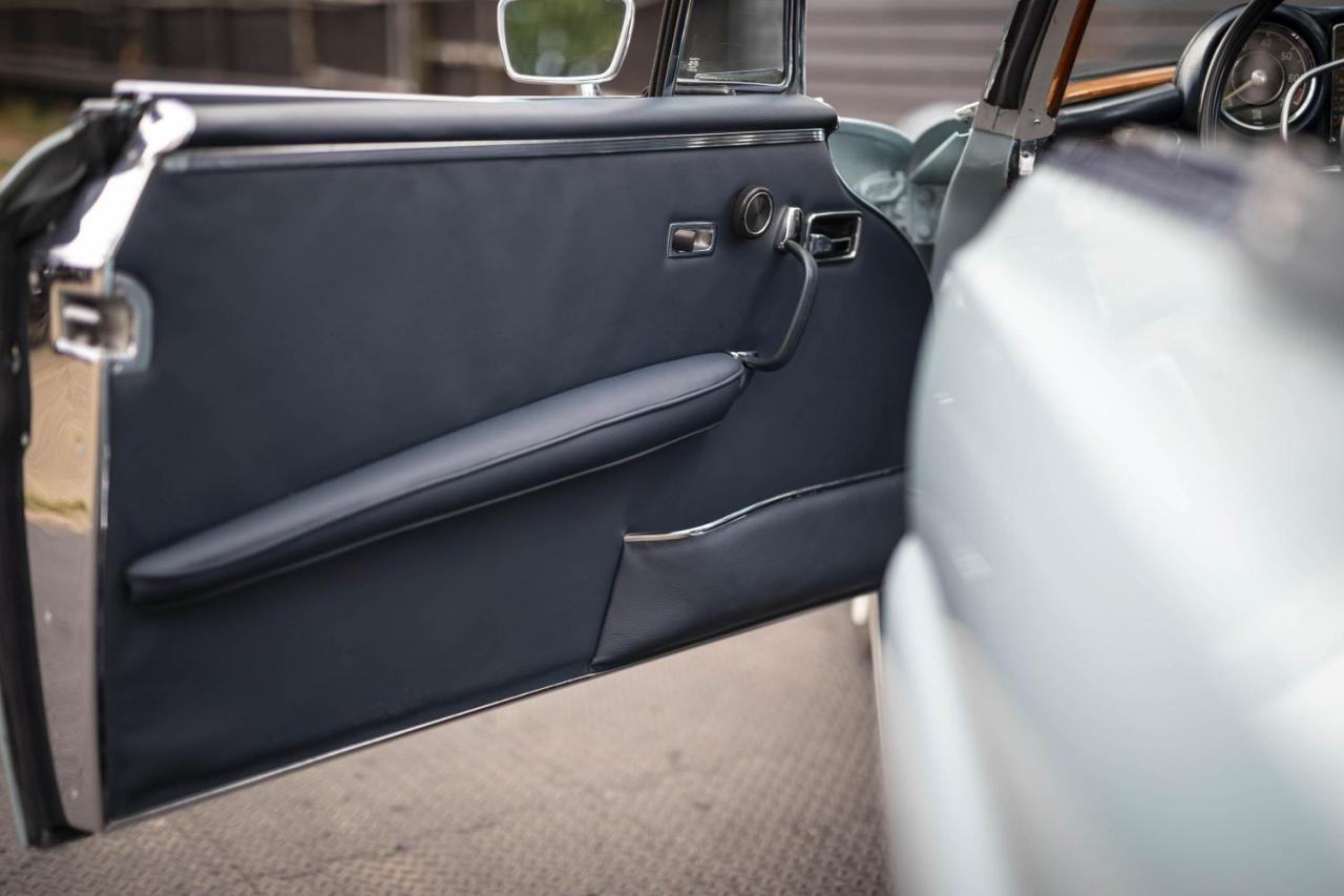 1970 Mercedes - Benz 280SE 3.5 V8