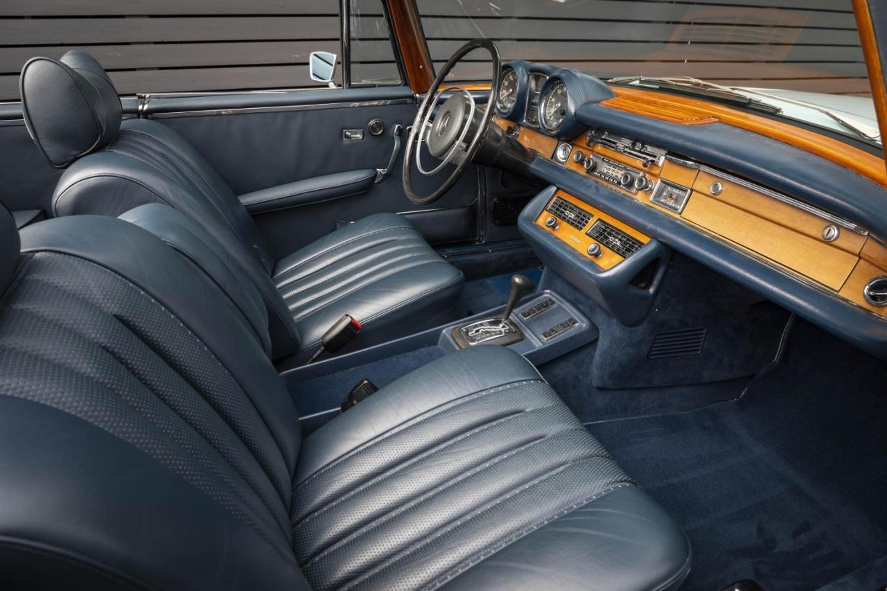 1970 Mercedes - Benz 280SE 3.5 V8