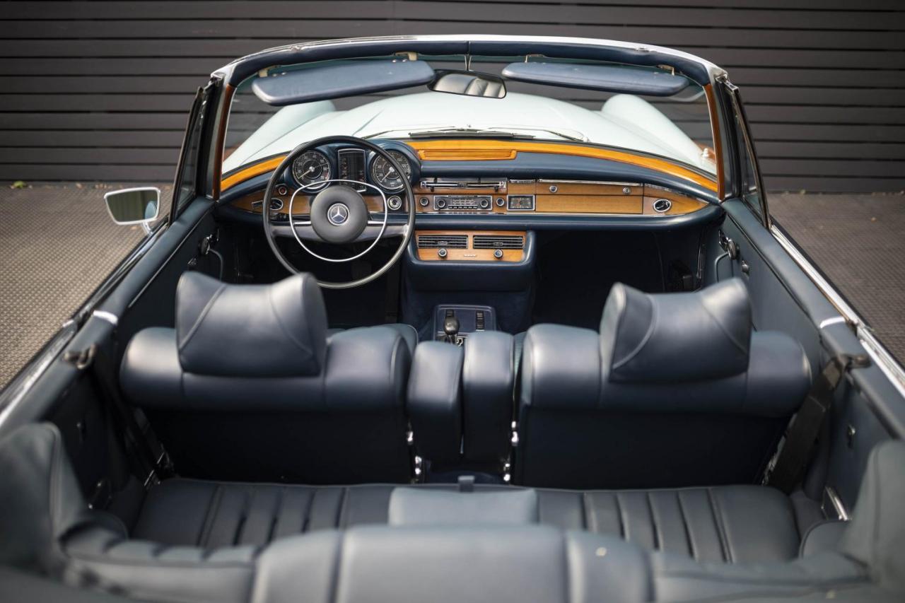 1970 Mercedes - Benz 280SE 3.5 V8