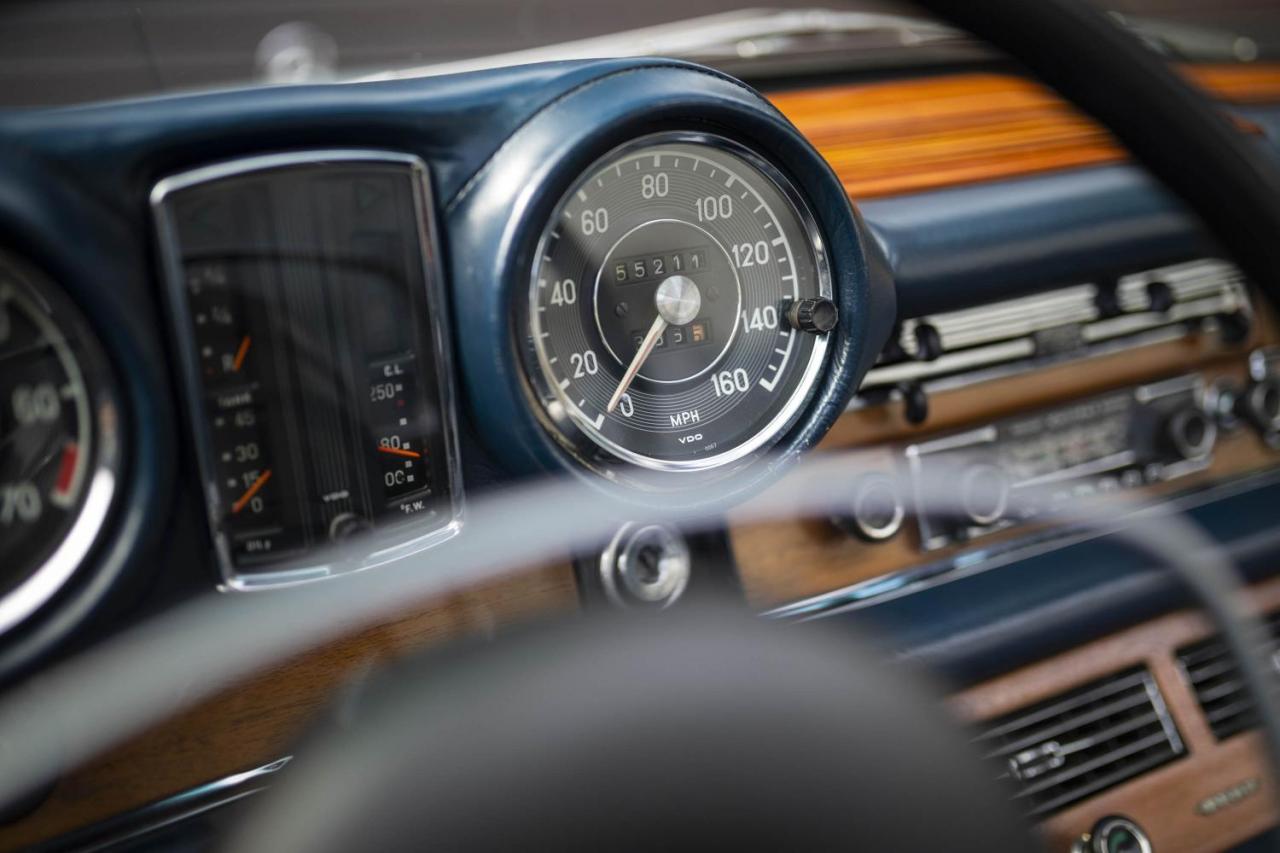 1970 Mercedes - Benz 280SE 3.5 V8