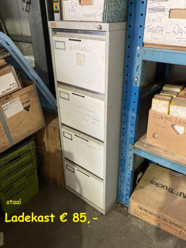 1900 Vitrine Kasten display case - vitrine