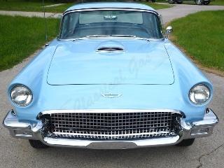 1957 Ford Thunderbird