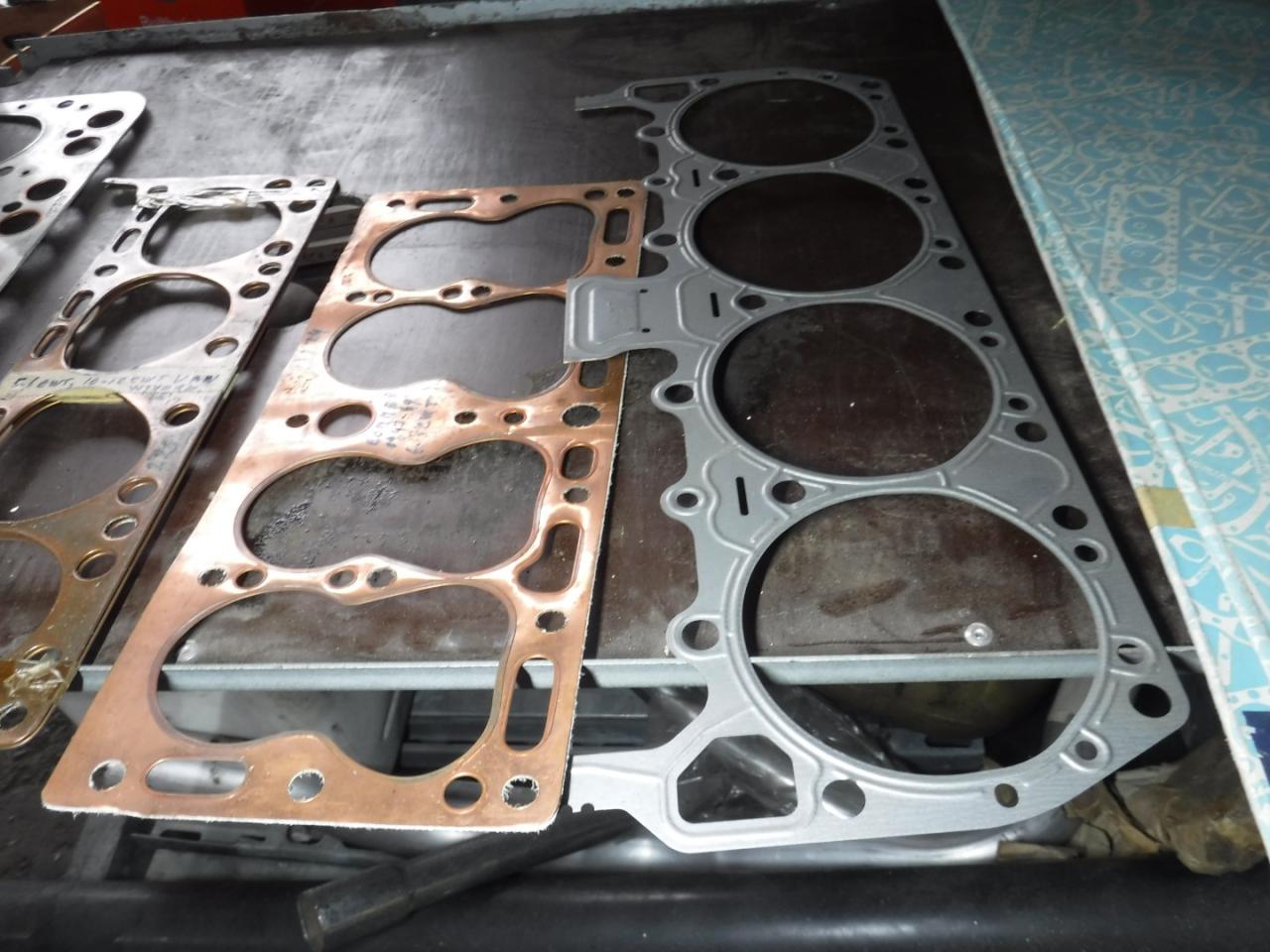 1900 Gasketsets-Pakkingsets several car engine gaskets