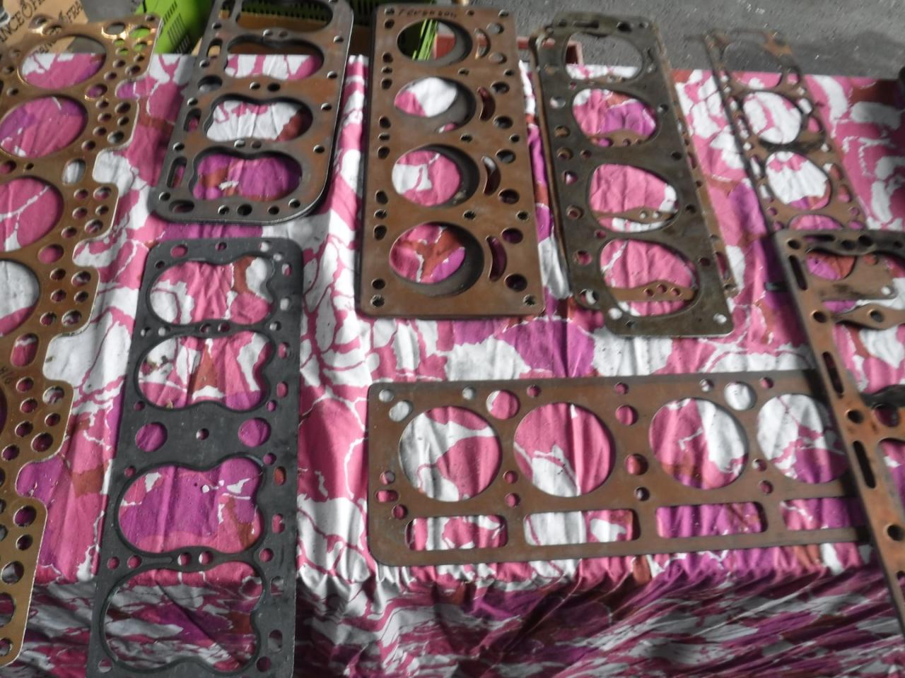 1900 Gasketsets-Pakkingsets several car engine gaskets