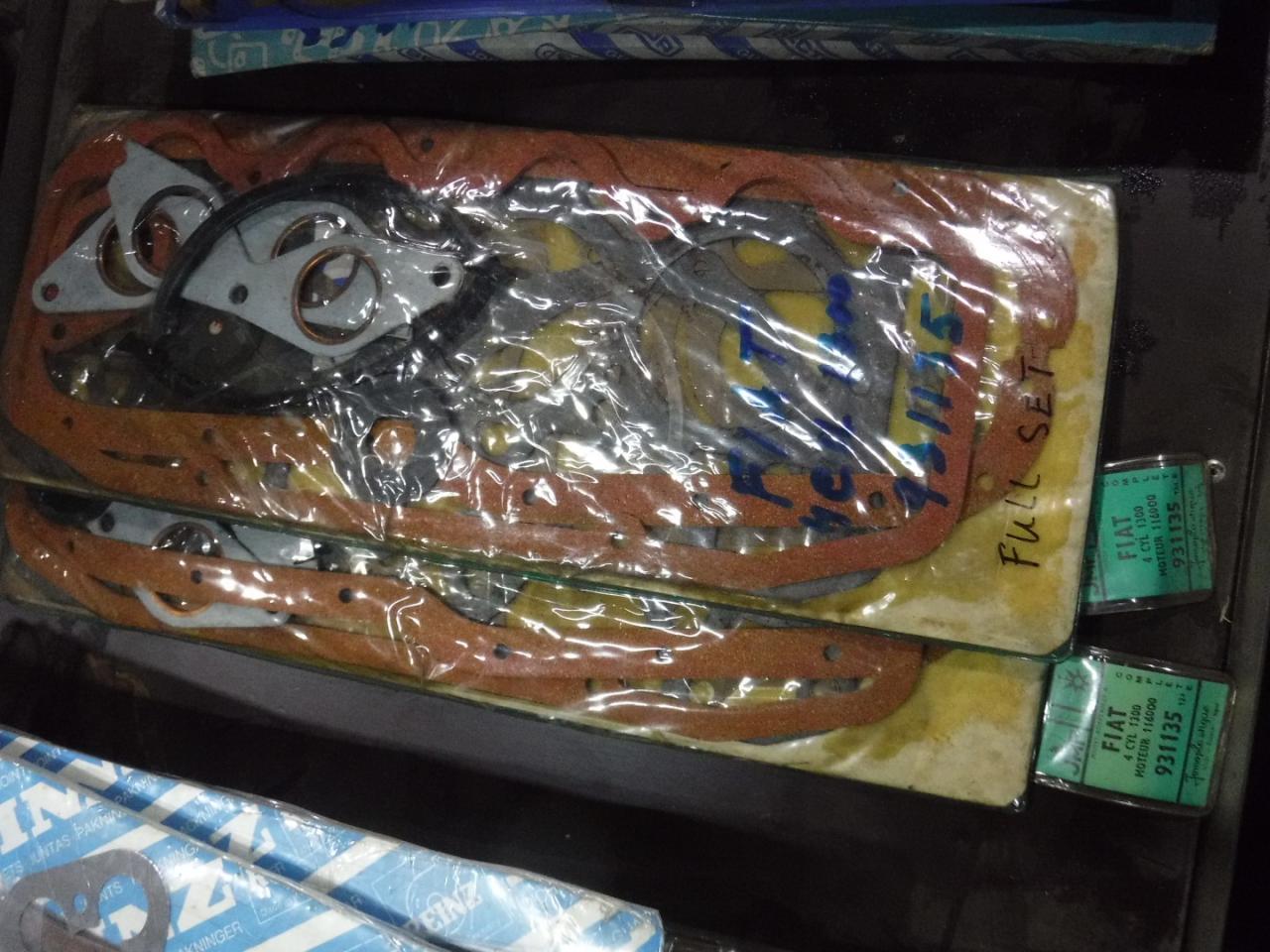 1900 Gasketsets-Pakkingsets several car engine gaskets