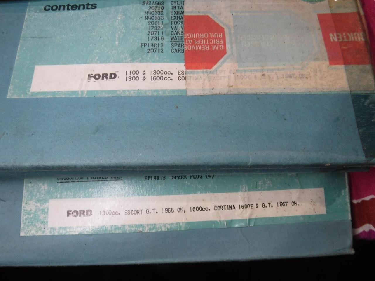 1900 Gasketsets-Pakkingsets several car engine gaskets