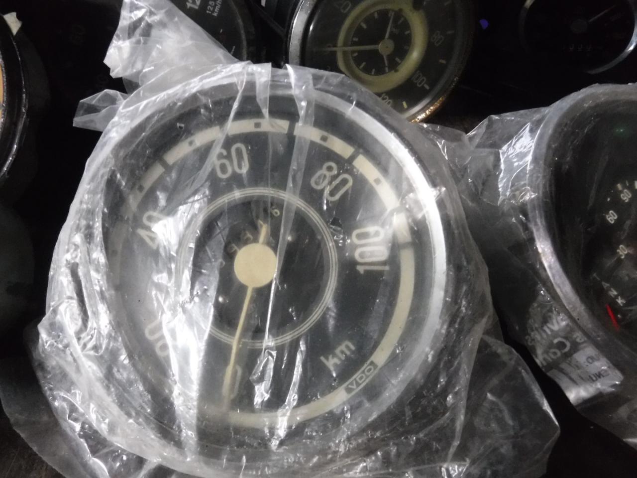 1900 several parts Gauges - klokken