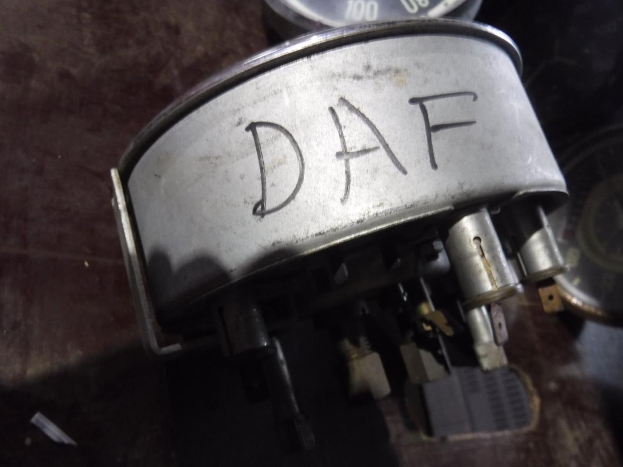 1900 several parts Gauges - klokken