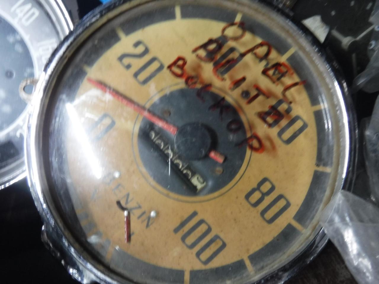 1900 several parts Gauges - klokken