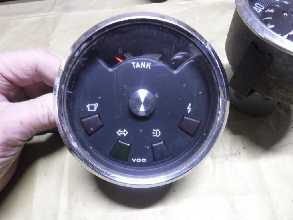 1900 several parts Gauges - klokken