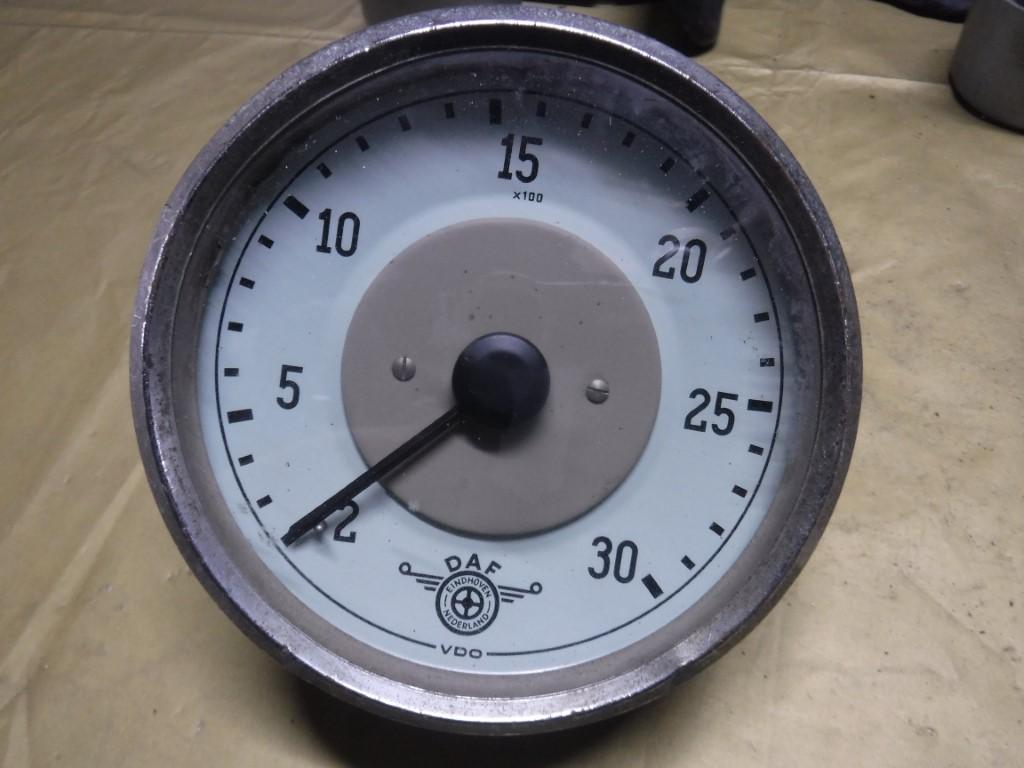 1900 several parts Gauges - klokken