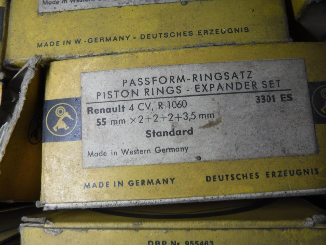 1900 several parts Pistons - Rings