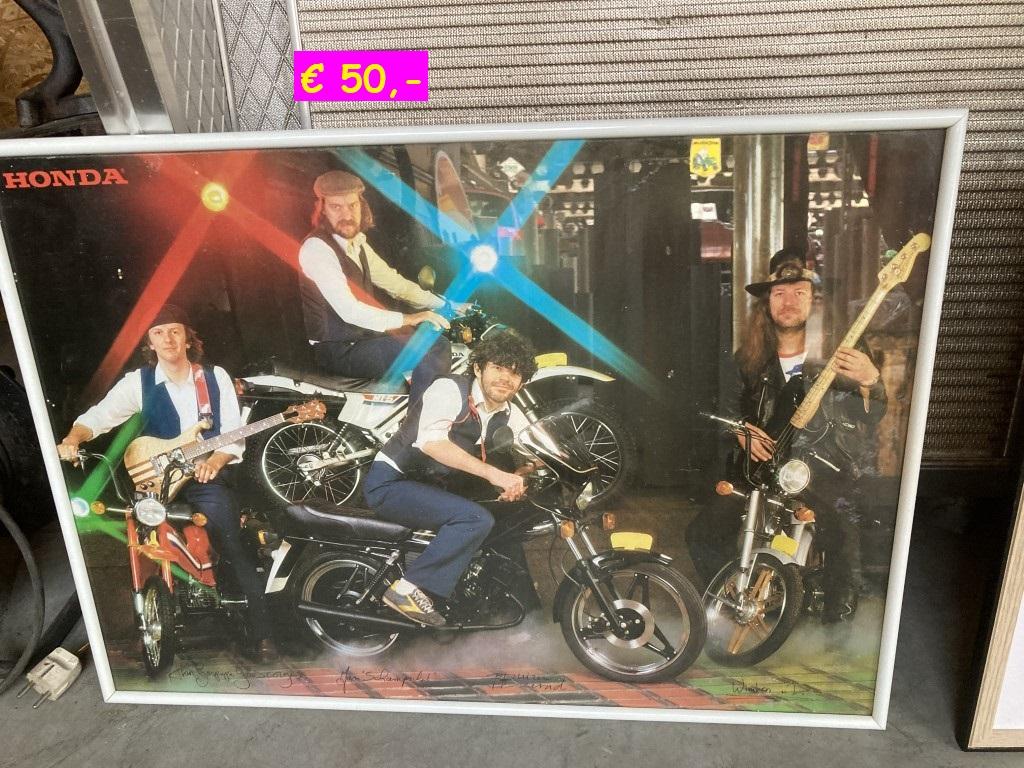 1900 Car Brochures Brochures / Folders / Photos / Drawings