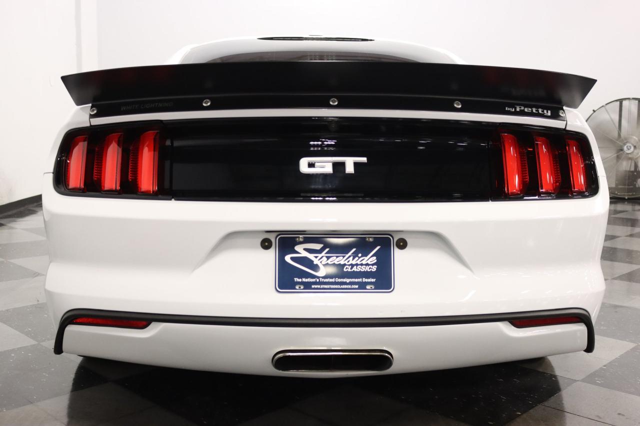 2015 Ford Mustang Petty&#039;s Garage Stage 1