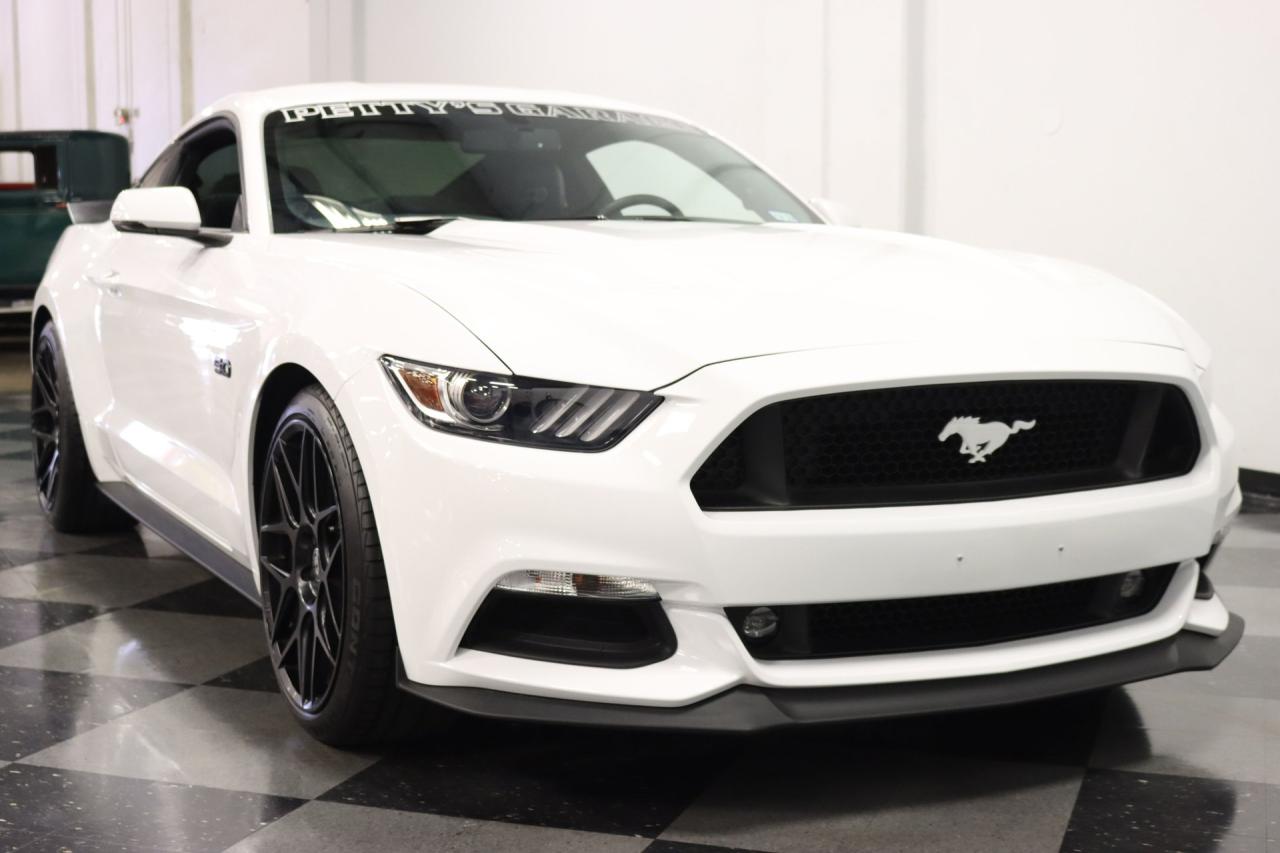 2015 Ford Mustang Petty&#039;s Garage Stage 1