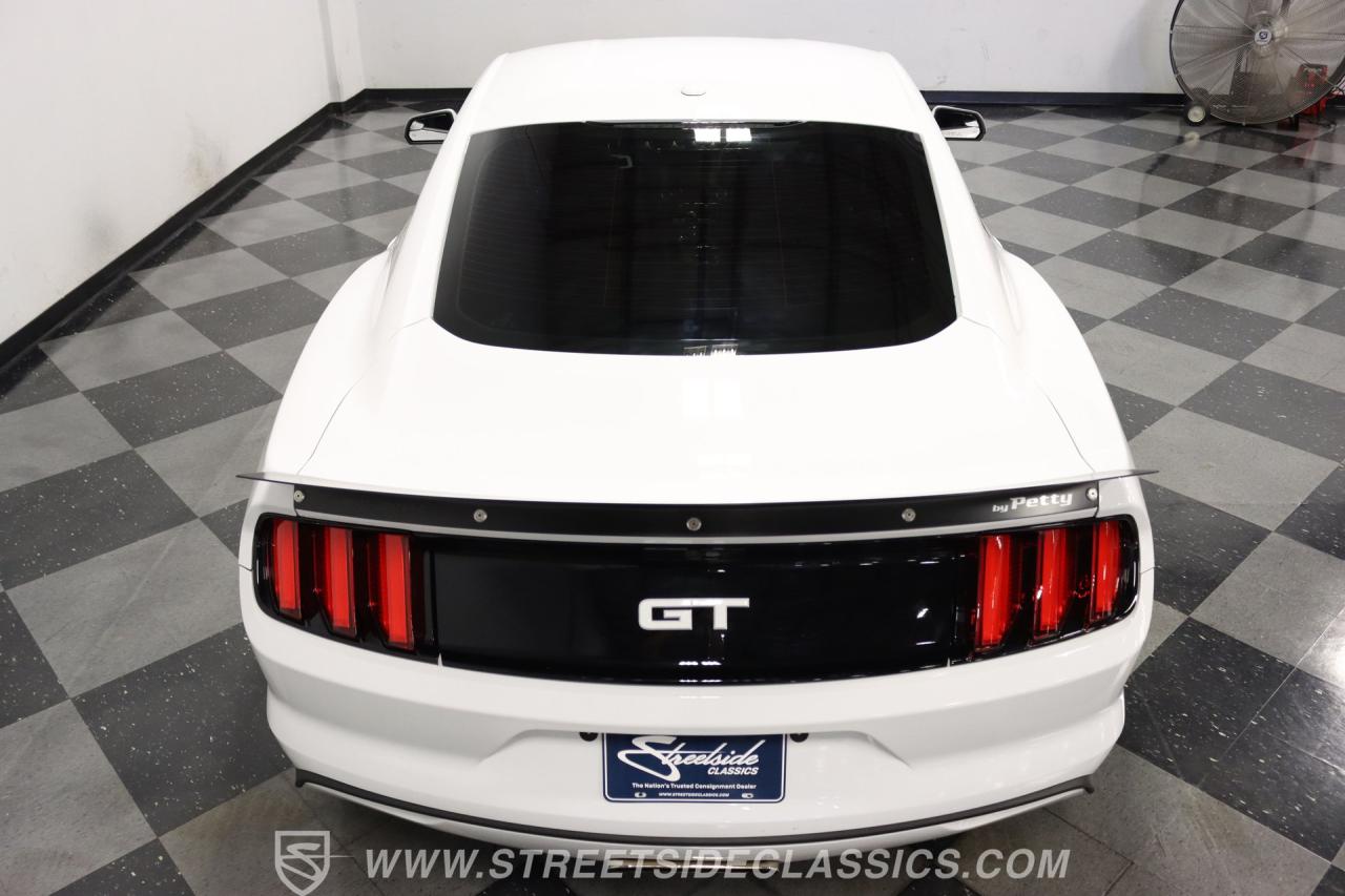 2015 Ford Mustang Petty&#039;s Garage Stage 1
