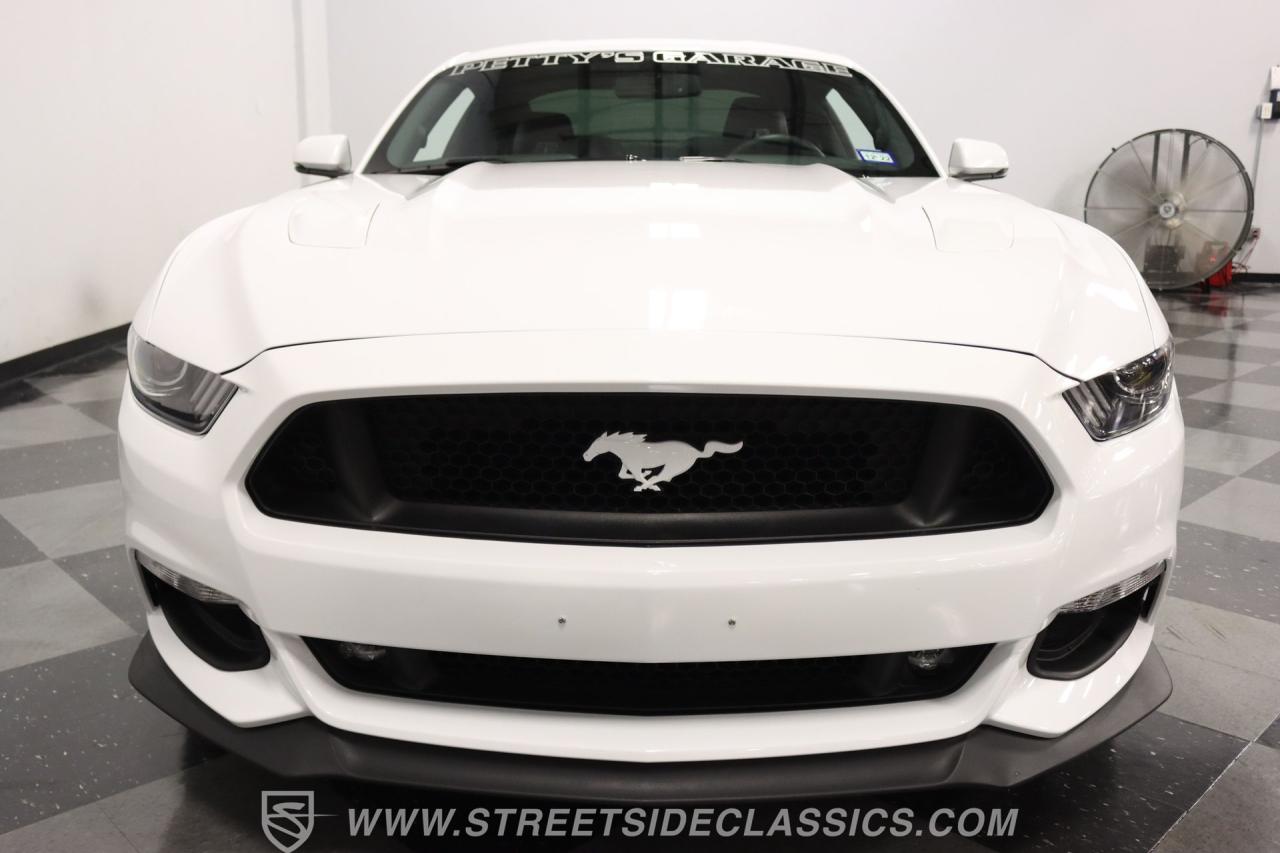 2015 Ford Mustang Petty&#039;s Garage Stage 1