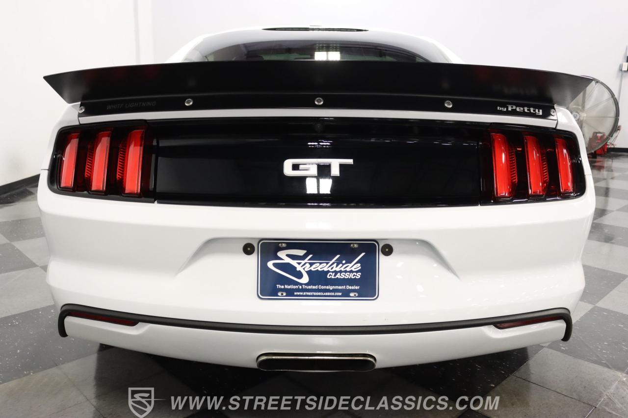 2015 Ford Mustang Petty&#039;s Garage Stage 1