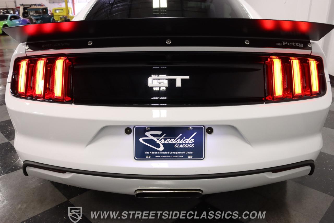 2015 Ford Mustang Petty&#039;s Garage Stage 1