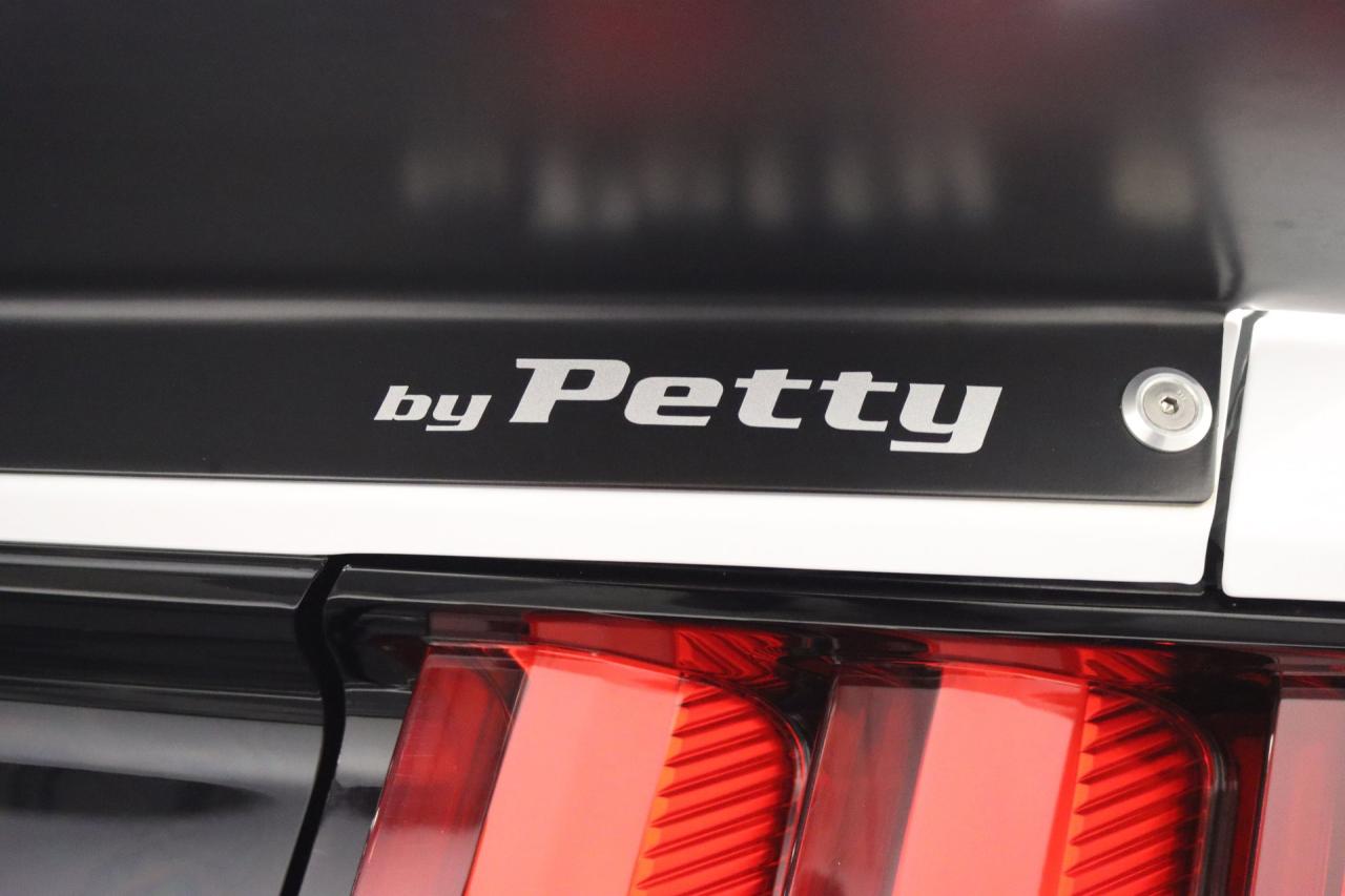 2015 Ford Mustang Petty&#039;s Garage Stage 1