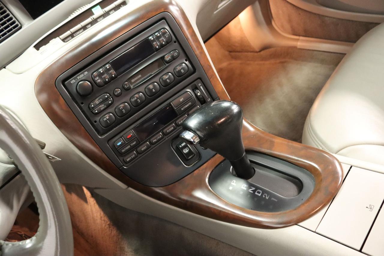 1998 Lincoln Mark VIII