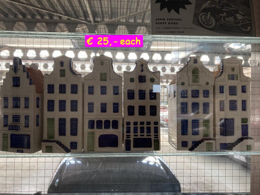 1980 Collectables Delft blue