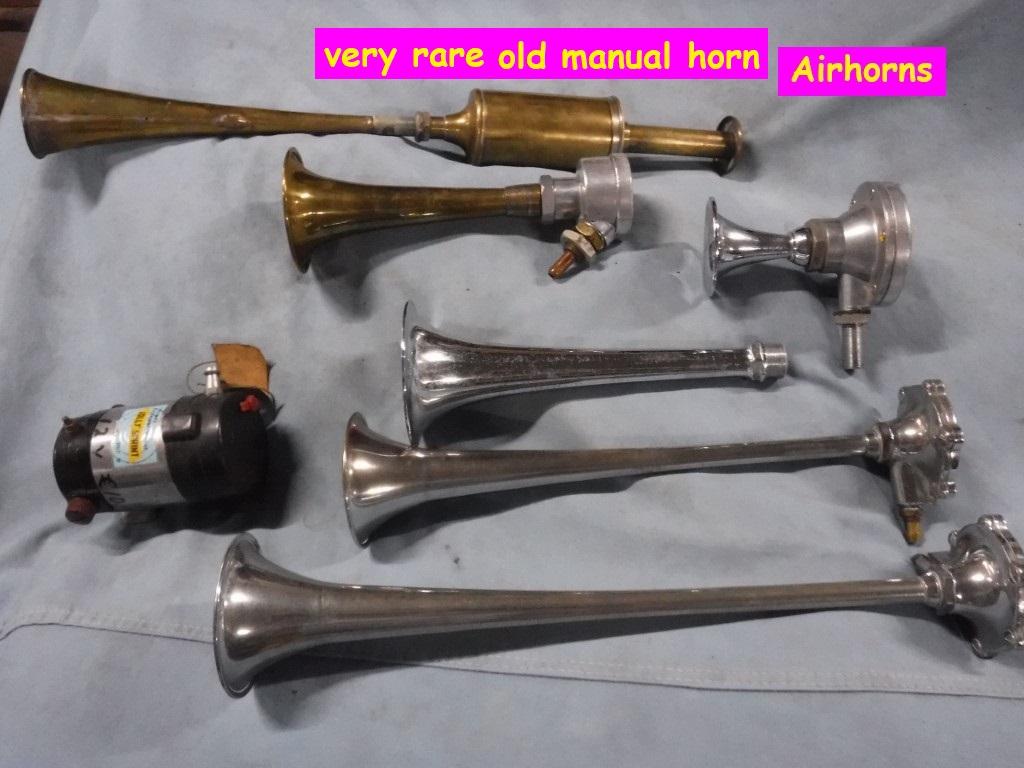 1960 Collectables Airhornes