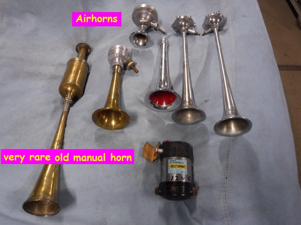 1960 Collectables Airhornes