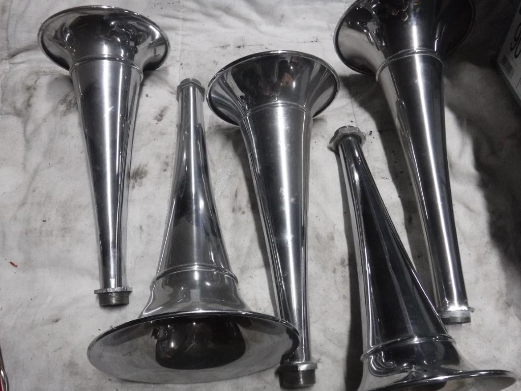 1960 Collectables Airhornes