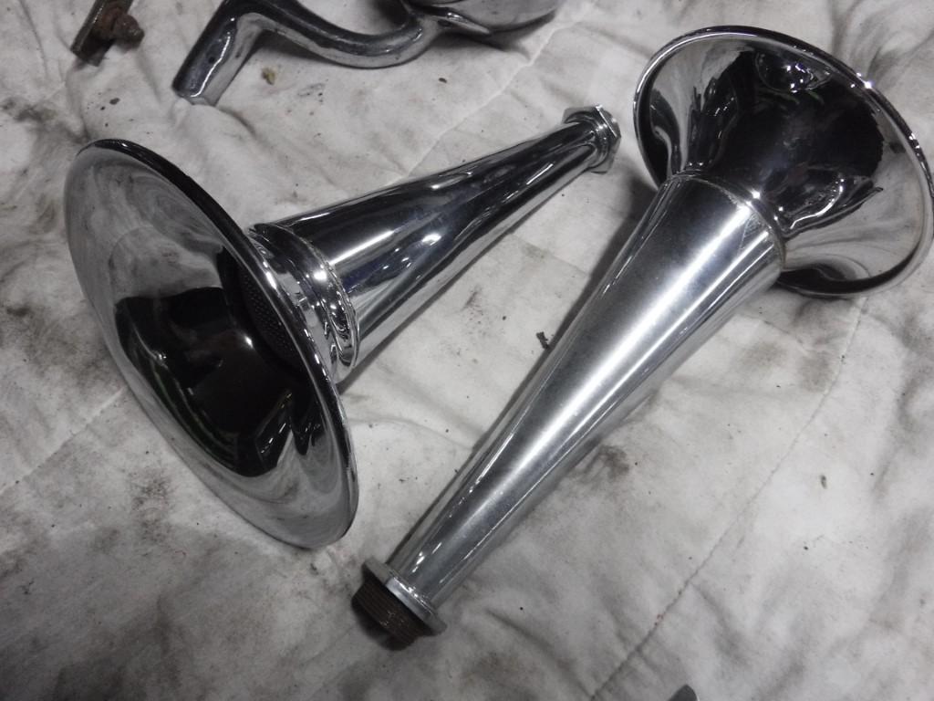 1960 Collectables Airhornes