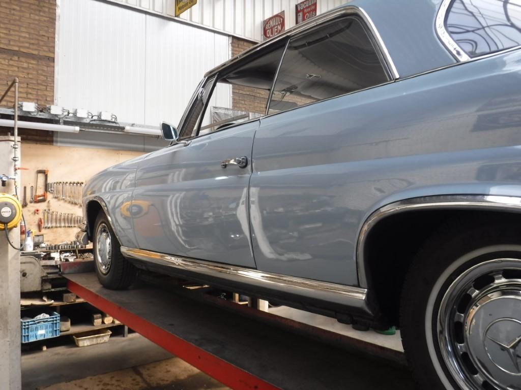 1963 Mercedes - Benz 220 SE Coupe W111