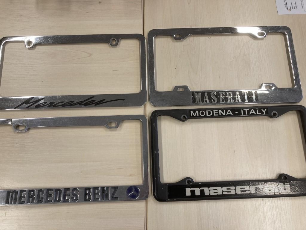 1990 Collectables Number plates-holders