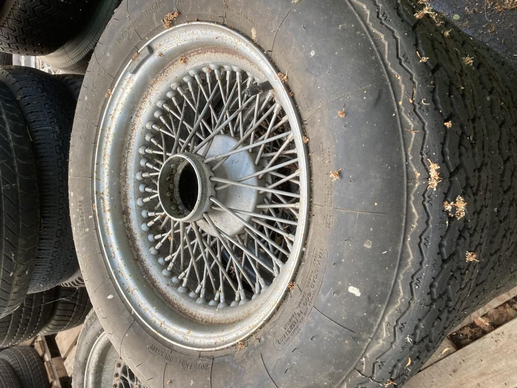 1900 Spaakwielen/ wire wheels 15 inch E-type.MK2