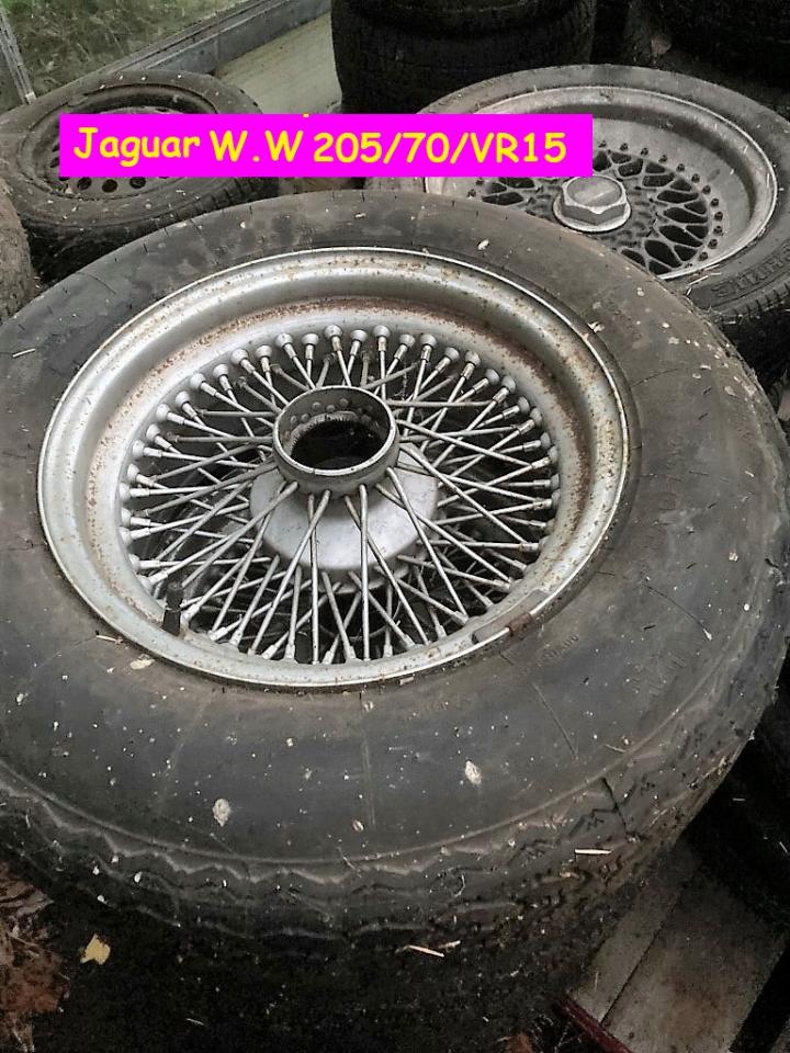 1900 Spaakwielen/ wire wheels 15 inch E-type.MK2