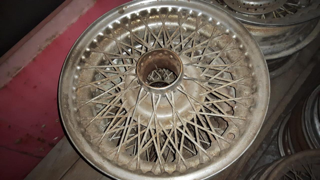 1900 Spaakwielen/ wire wheels 15 inch E-type.MK2