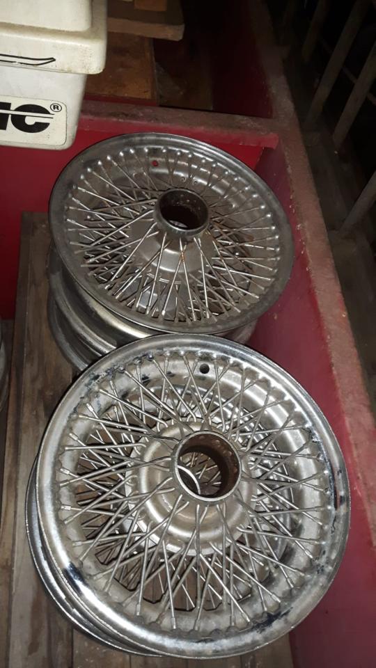 1900 Spaakwielen/ wire wheels 15 inch E-type.MK2