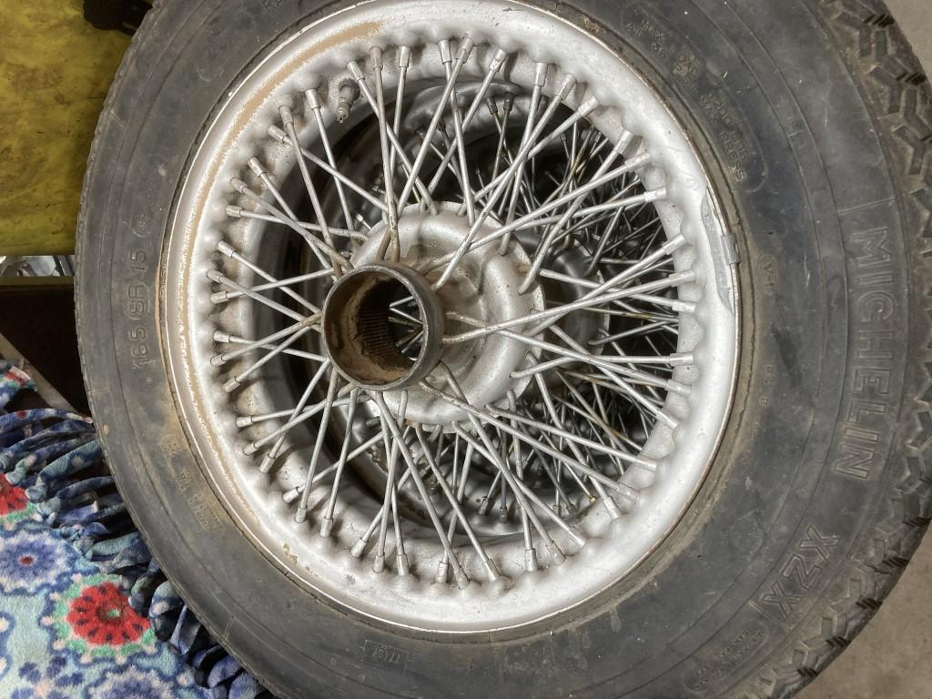 1900 Spaakwielen/ wire wheels 4.5 X 15 wire wheels