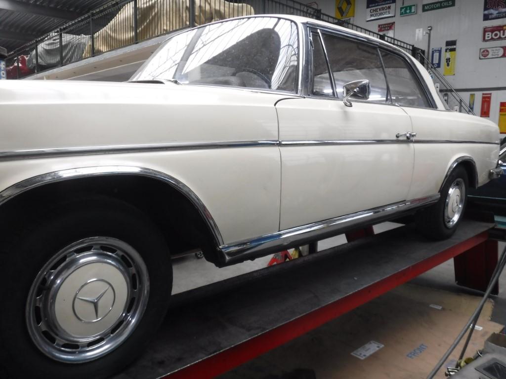 1967 Mercedes - Benz 300SE Coupe no. 9662