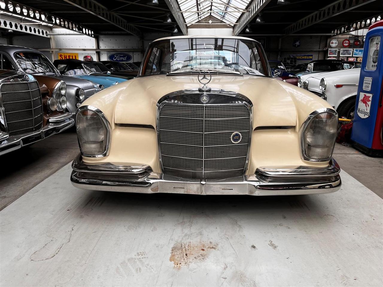 1967 Mercedes - Benz 300SE Coupe no. 9662