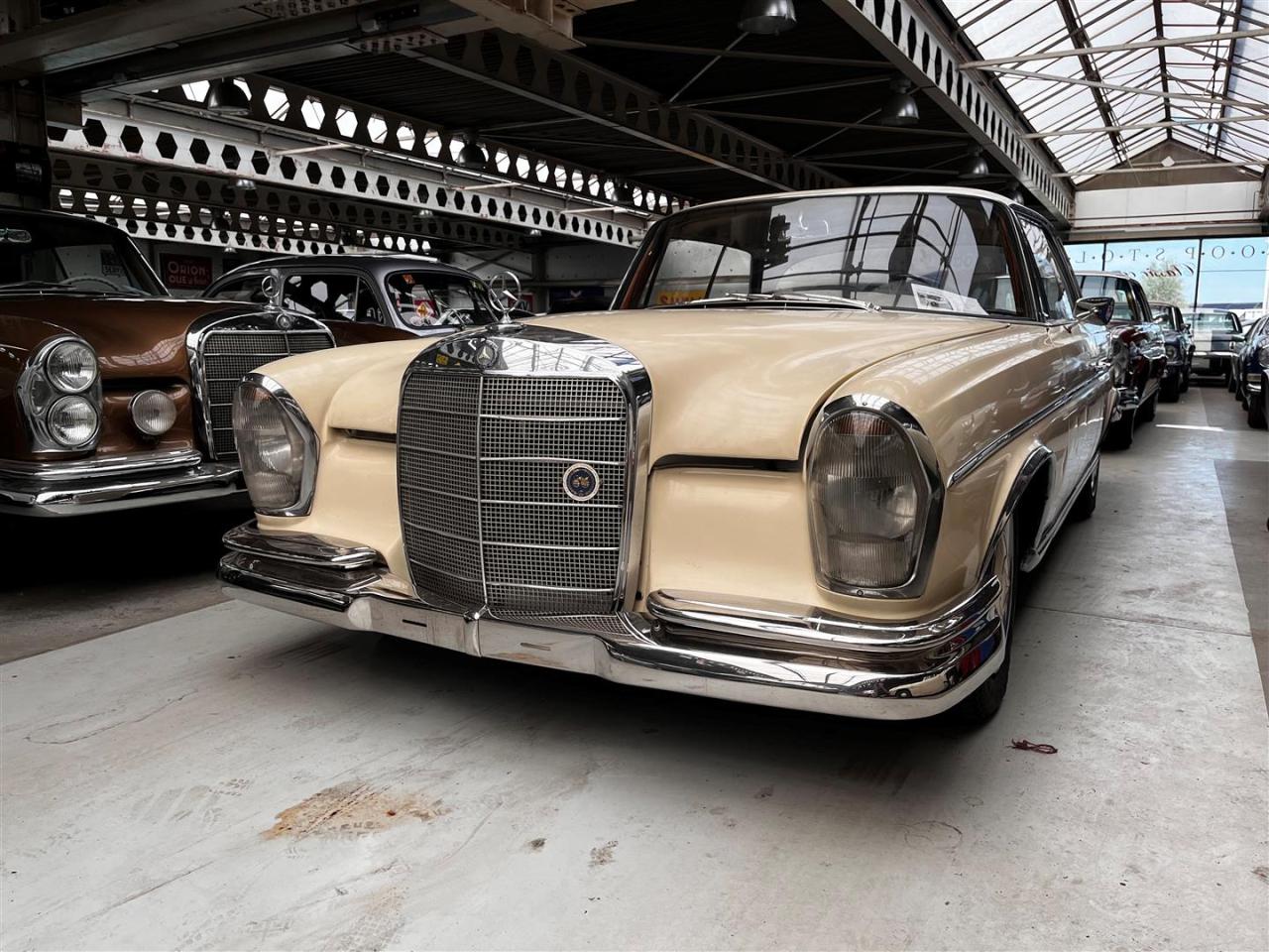 1967 Mercedes - Benz 300SE Coupe no. 9662