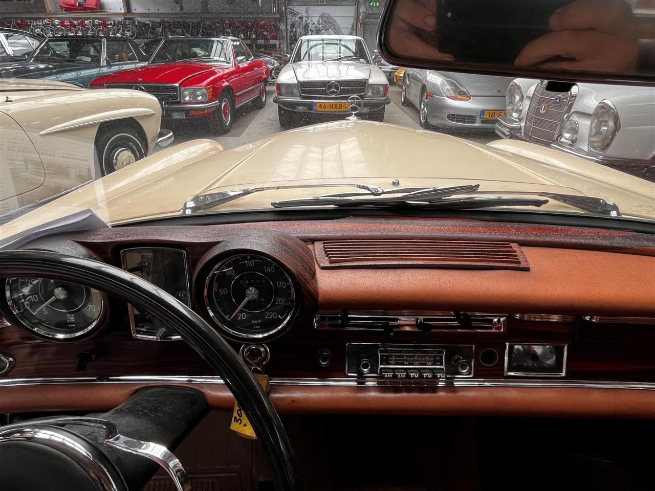 1967 Mercedes - Benz 300SE Coupe no. 9662