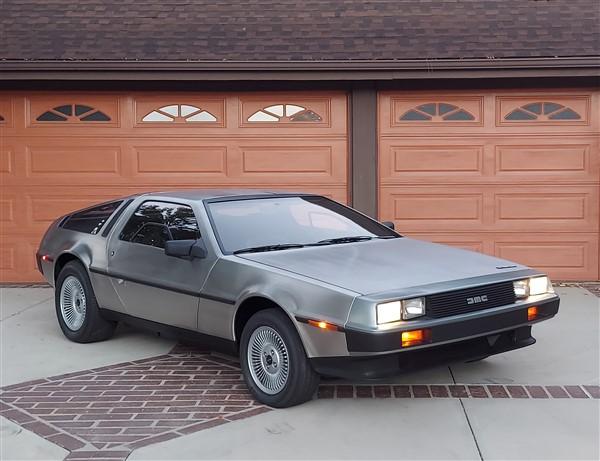 DeLorean DMC-12