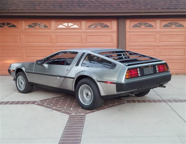 DeLorean DMC-12