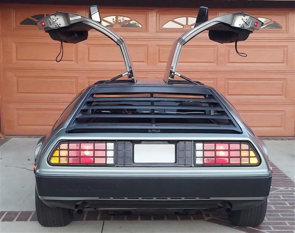 DeLorean DMC-12