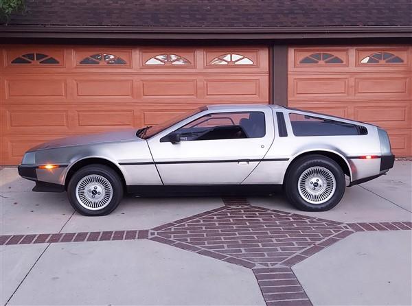 DeLorean DMC-12